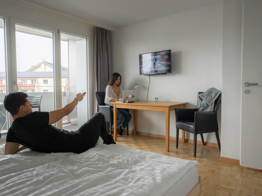 Double Room, Private Bathroom | In-room safe, blackout drapes, iron/ironing board, rollaway beds