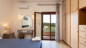 3 bedrooms, in-room safe, individually decorated, individually furnished