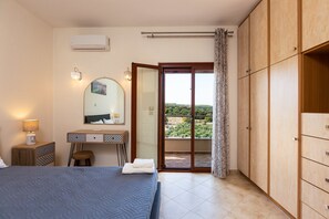 3 bedrooms, in-room safe, individually decorated, individually furnished - Greenland Villa (Mylopotamos)