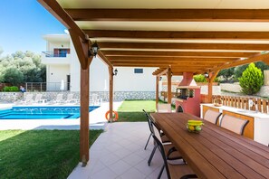 BBQ/picnic Area - Greenland Villa (Mylopotamos)