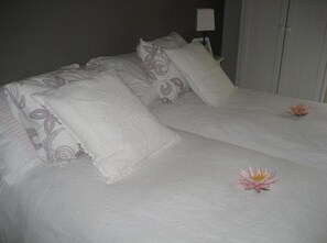 1 bedroom, individually decorated, individually furnished - Kervaillant (Plouec-du-Trieux)