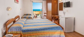 Chambre Supérieure, 1 grand lit, balcon, vue mer