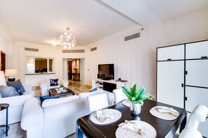 Family Apartment, City View | In-room dining - Fairmont North Luxury 2 BR Apt Palm (Dubai)
