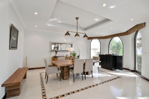 Dining - Luxury Albergo Villa El Trio For Ten (Dubai)
