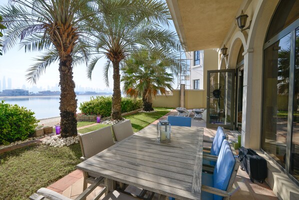 On the beach - Luxury Albergo Villa El Trio For Ten (Dubai)