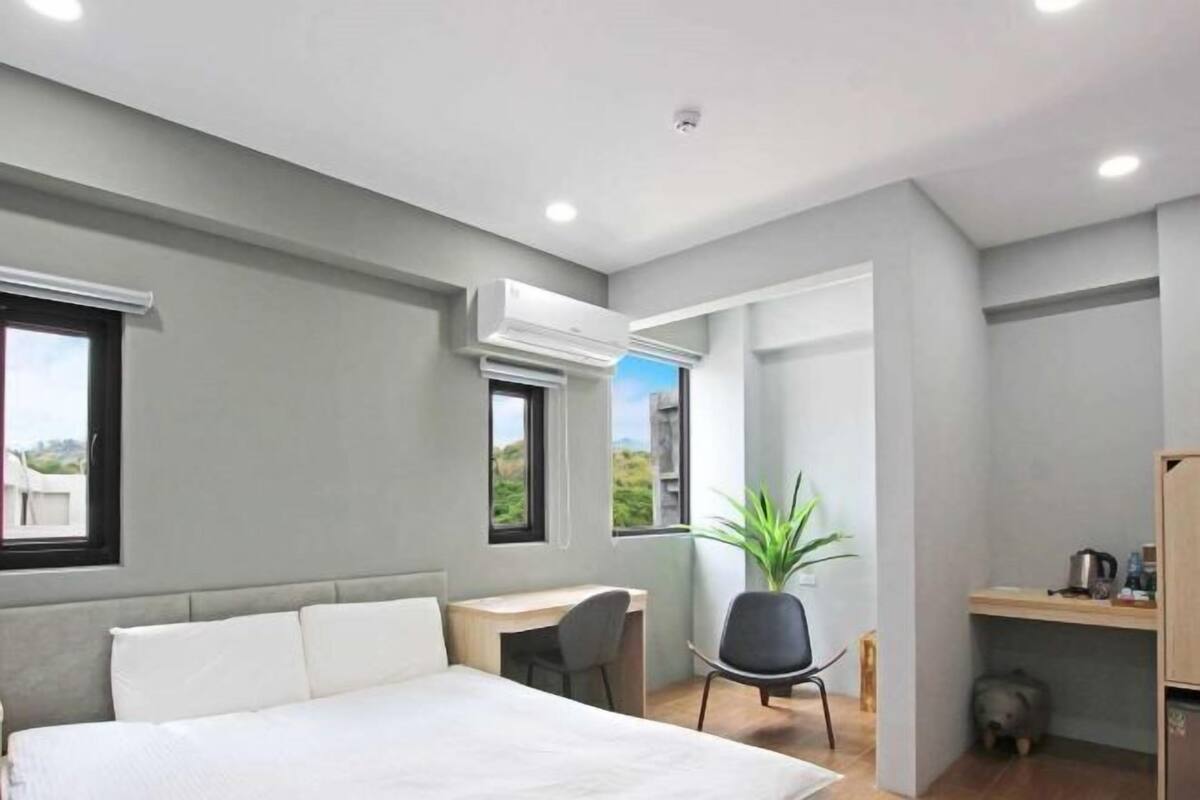 8 slaapkamers, een kluis op de kamer, verduisterende gordijnen