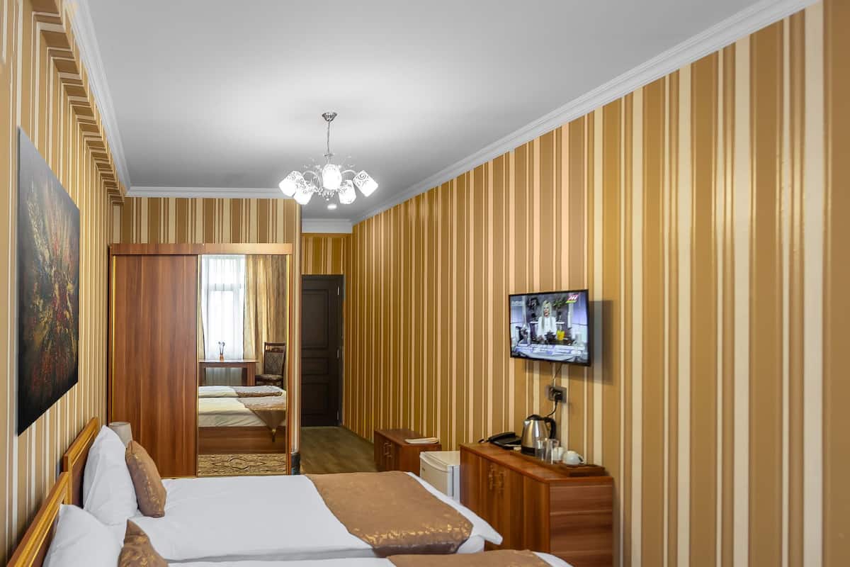 Standard Double or Twin Room, City View | Egyptian cotton sheets, premium bedding, in-room safe, desk