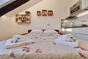 Iron/ironing board, WiFi