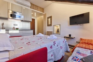 Iron/ironing board, WiFi