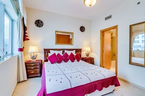 In-room safe, iron/ironing board, free WiFi, bed sheets - Heart of Dubai Marina- Two BDR Apartment (Dubai)