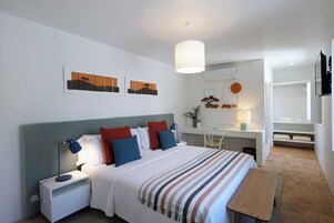 经典双人房或双床房 | 办公桌、隔音、免费婴儿床、免费 WiFi