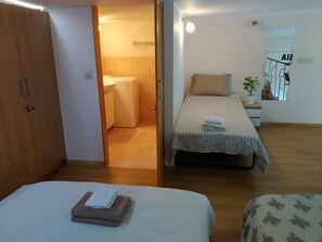 Exclusive-Maisonette, Stadtblick | Schallisolierte Zimmer, Bügeleisen/Bügelbrett, kostenloses WLAN