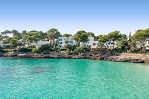 Beach nearby, white sand - Hostal la Ceiba (Santanyi)