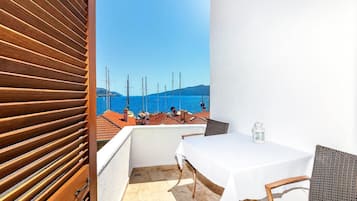 Deluxe Room | Balcony