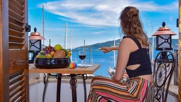 Quarto casal, sacada, vista para o mar | Roupas de cama de algodão egípcio, roupas de cama premium, frigobar