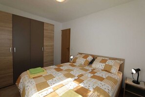 1 bedroom, bed sheets - Apartment Tomislav (Silo - island Krk)