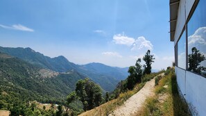 Family Suite, 1 Bedroom | Valley view - Viewtoria Resort (Dhanaulti)