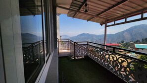Balcony view - Viewtoria Resort (Dhanaulti)