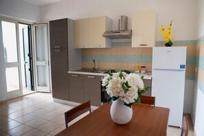 Fridge, stovetop, toaster