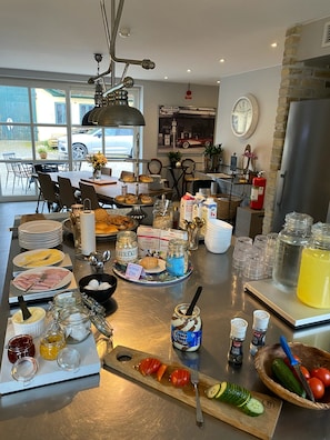 Breakfast buffet