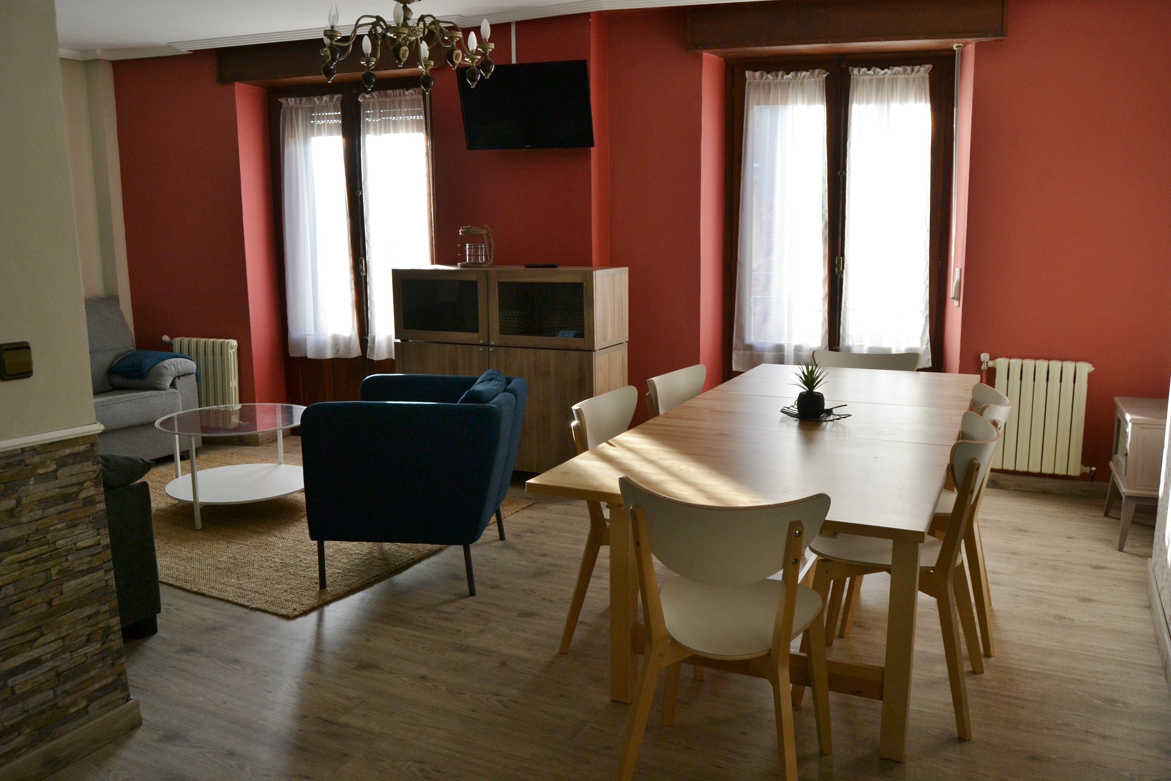Apartamento familiar, 3 habitaciones, vistas a la montaña | Servicio de comidas en la habitación