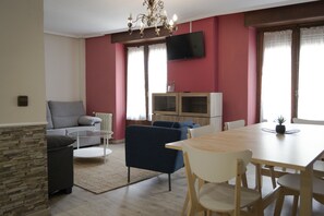 Family Apartment, 3 Bedrooms, Mountain View | Living area | Flat-screen TV - Tres Puentes Anguiano (Anguiano)