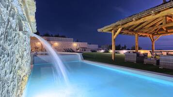 Beachfront Villa New Horizons I | Terrace/patio