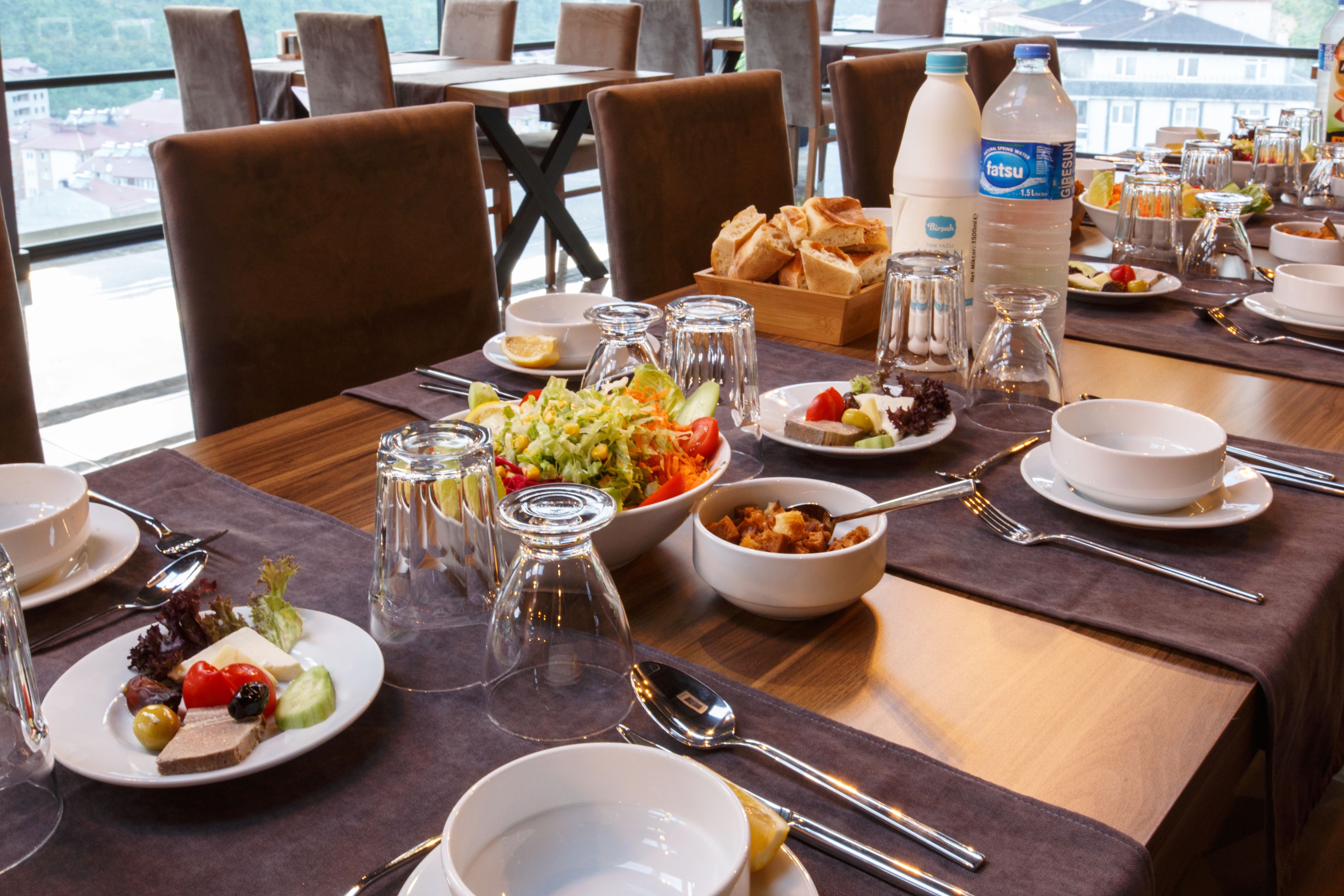 Free daily full breakfast 