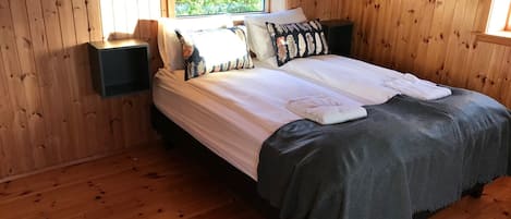 Cottage (Kljá 2) | Free cribs/infant beds, free WiFi, bed sheets