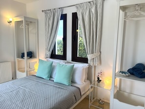 4 Schlafzimmer, Zimmersafe, Bügeleisen/Bügelbrett, Reisekinderbett