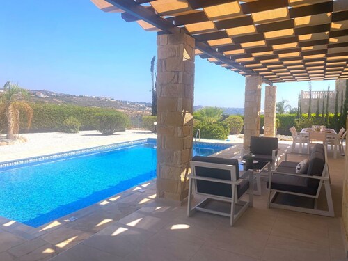 A Relaxing, Perfectly located Villa in Coral Bay