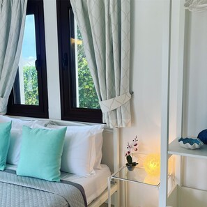 4 chambres, coffre-fort, fer et planche à repasser, lit de bébé portatif