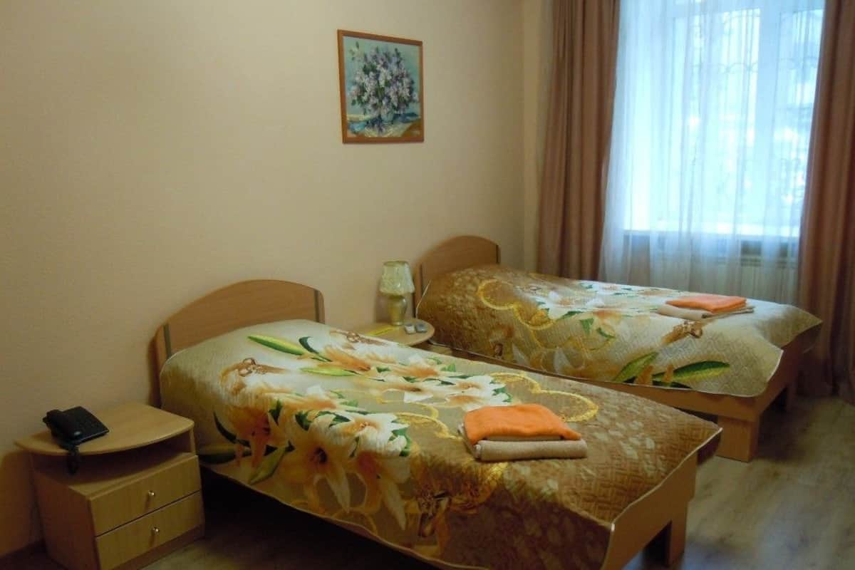 Superior Twin Room | Peti besi dalam bilik, meja, kalis bunyi, seterika/papan seterika