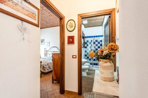 Dusche, Haartrockner, Bidet, Handtücher