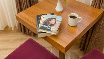 Standard Triple Room | In-room safe, laptop workspace, blackout curtains, soundproofing