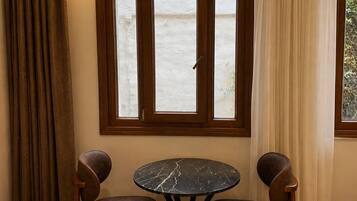 Deluxe Family Room | In-room safe, laptop workspace, blackout drapes, soundproofing