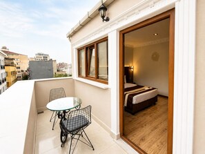 Double Room with Balcony | Balcón