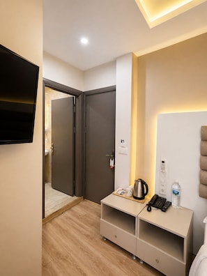 Budget Double Room - The Peraport Hotel (Istanbul)