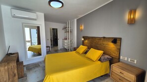 3 soverom, safe på rommet, strykejern/-brett og wi-fi (inkludert)