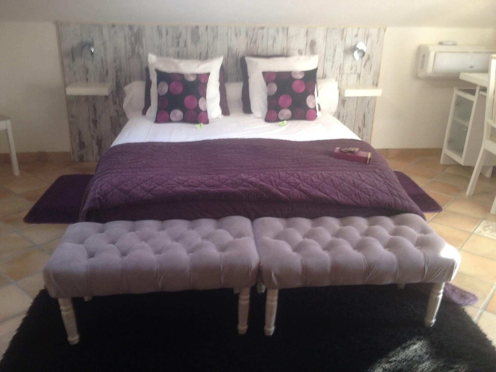 Chambre Double Familiale, salle de bains attenante (Jacuzzi) | Literie de qualité supérieure, minibar, décoration personnalisée, bureau