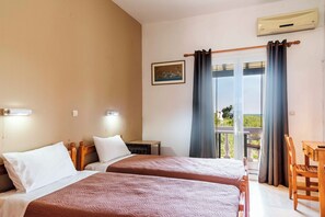 Egyptian cotton sheets, premium bedding, free WiFi, bed sheets