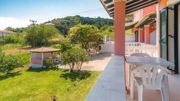 Departamento, 2 habitaciones | Terraza o patio