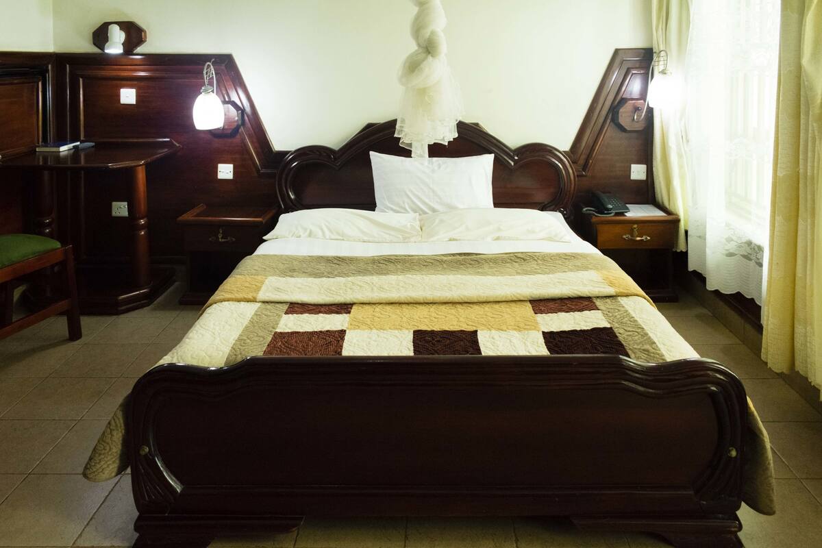 Habitación doble | Escritorio, wifi gratis y ropa de cama 