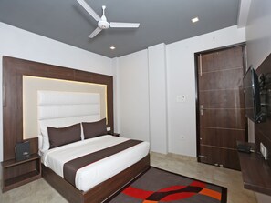 Deluxe Room | In-room safe, soundproofing, iron/ironing board, free WiFi - Hotel Capital Mount (New Delhi)