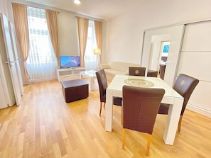Family Apartment | In-room dining - Steiner Residences Vienna Augarten (Vienna)