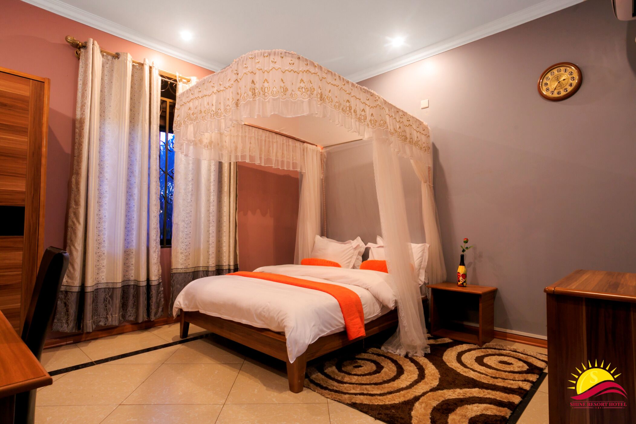 Desk, free WiFi, bed sheets