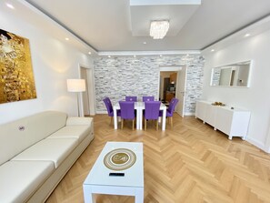 Family Apartment, 2 Bedrooms, Non Smoking, Kitchen | Living area | 42-inch flat-screen TV with cable channels, Smart TV, Netflix - Steiner Residences Vienna Taborstrasse (Vienna)