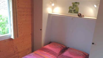 Chalet (4 personnes) | 2 bedrooms, individually decorated, individually furnished