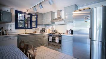 Biệt thự dành cho gia đình, 5 phòng ngủ | Bếp riêng | Tủ lạnh, lò vi sóng, lò nướng, bếp nấu