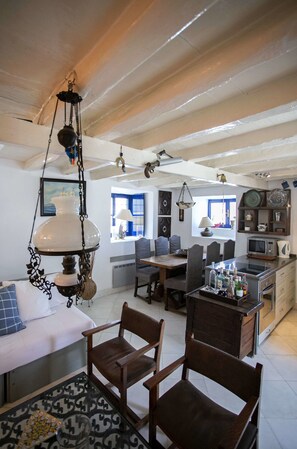 Villa familiar, 5 habitaciones | Área de sala de estar | Televisión de pantalla plana